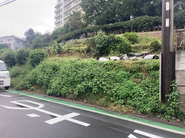コンクリートガラ撤去作業(神奈川県大和市鶴間)中の様子です。